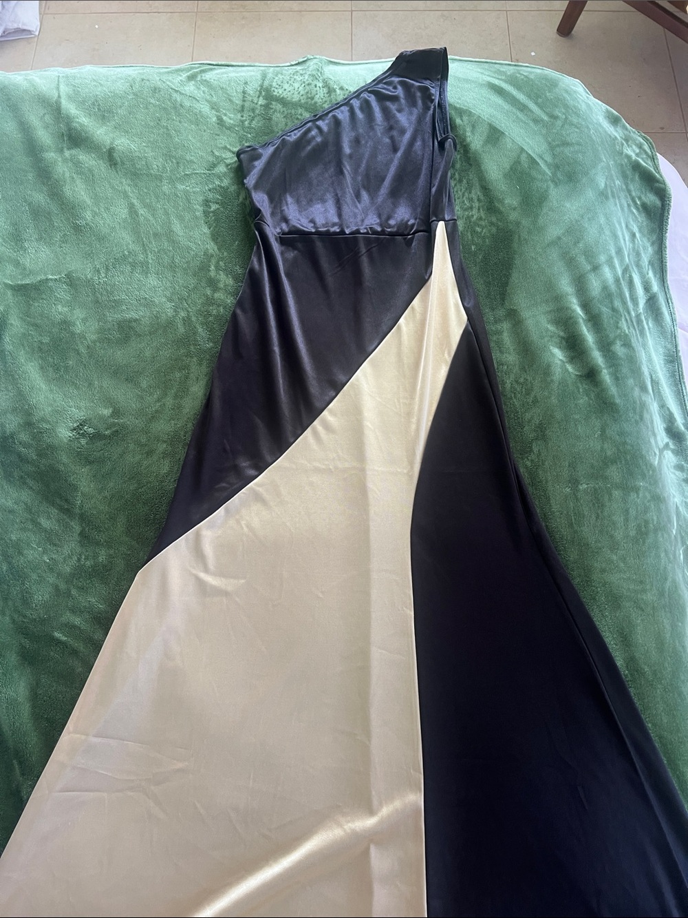 One-Shoulder Black and Cream Colorblock Evening Dress